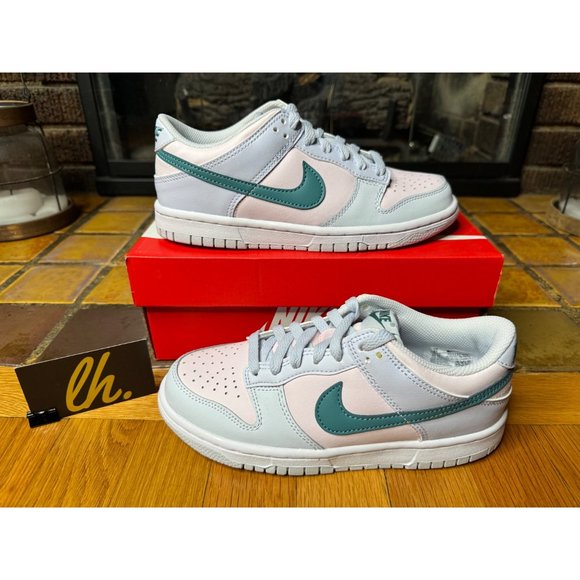Size 4y 5.5 Women’s Nike Dunk Low Mineral Teal Athletic Sneakers FD1232-001 - Picture 2 of 7
